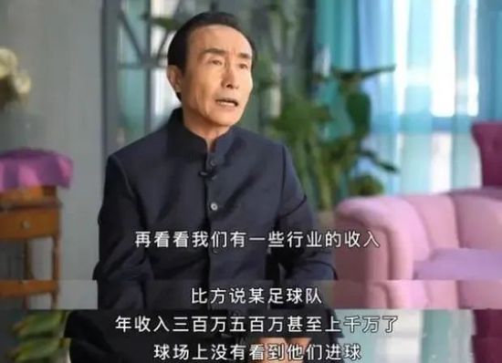 据迪马济奥报道，尤文也想要在冬窗签下里尔的葡萄牙后卫贾洛，然后再将其回租到里尔至明年夏天。